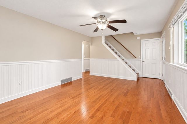 11 Munroe Dr, Plainville, MA 02762