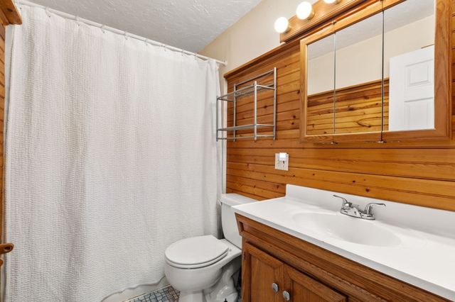 11 Munroe Dr, Plainville, MA 02762