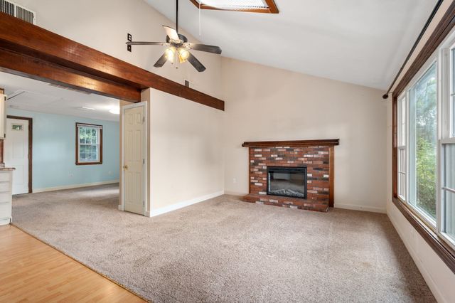 11 Munroe Dr, Plainville, MA 02762