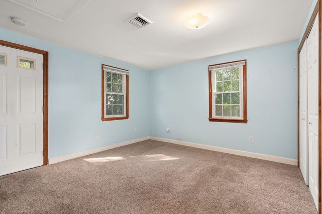 11 Munroe Dr, Plainville, MA 02762