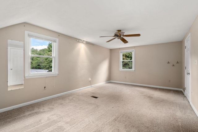 11 Munroe Dr, Plainville, MA 02762