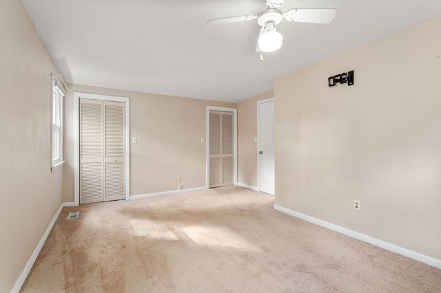 11 Munroe Dr, Plainville, MA 02762