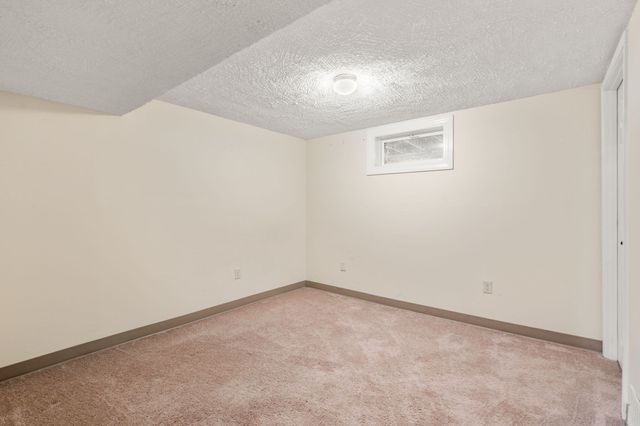 11 Munroe Dr, Plainville, MA 02762