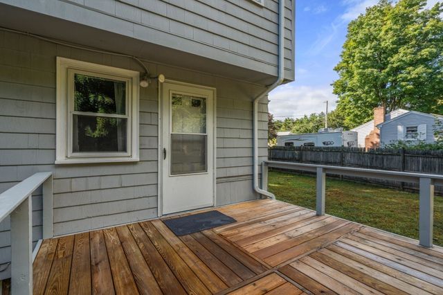 11 Munroe Dr, Plainville, MA 02762