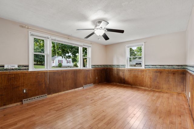 11 Munroe Dr, Plainville, MA 02762
