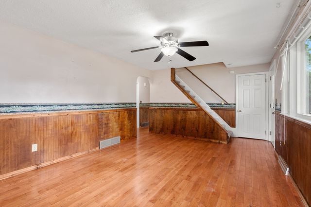 11 Munroe Dr, Plainville, MA 02762