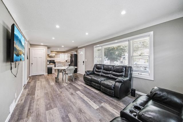 1105 25th Avenue N, Minneapolis, MN 55411