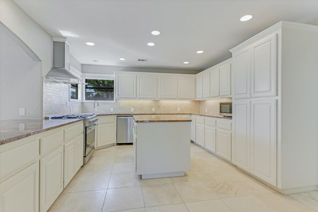 106 Agarita DR, Burnet, TX 78611