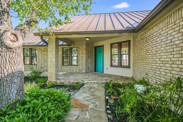 106 Agarita DR, Burnet, TX 78611