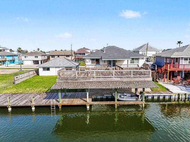557 Pompano Street, Bayou Vista, TX 77563