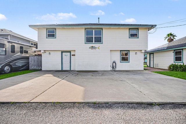 557 Pompano Street, Bayou Vista, TX 77563