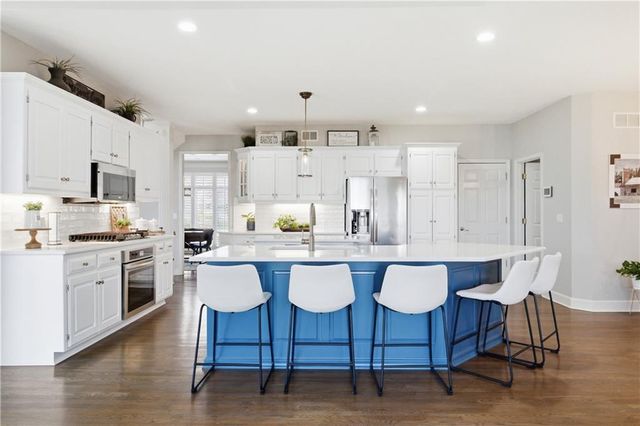 26458 W 109TH Terrace, Olathe, KS 66061