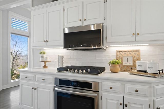 26458 W 109TH Terrace, Olathe, KS 66061