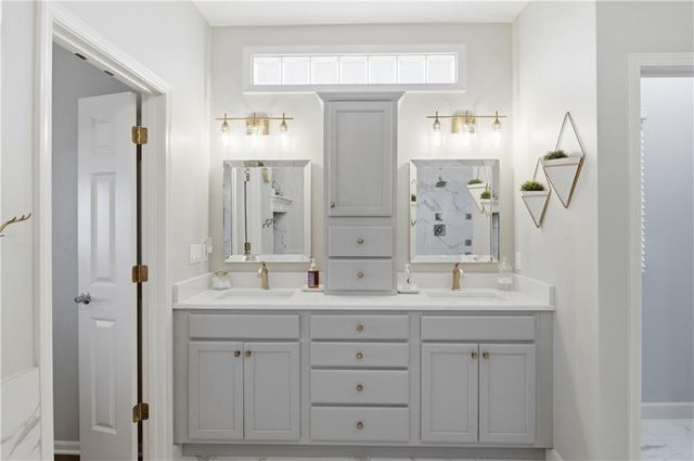 26458 W 109TH Terrace, Olathe, KS 66061