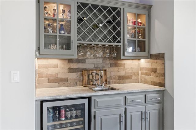 26458 W 109TH Terrace, Olathe, KS 66061