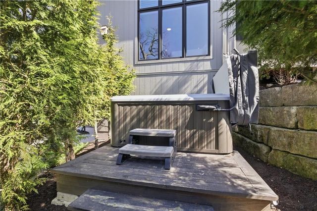 26458 W 109TH Terrace, Olathe, KS 66061