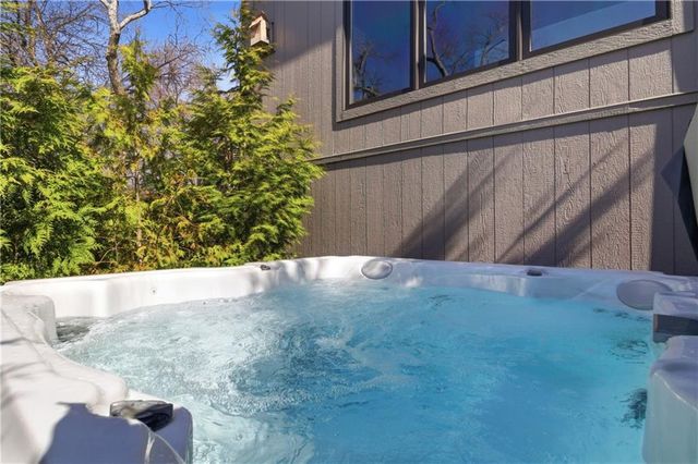 26458 W 109TH Terrace, Olathe, KS 66061