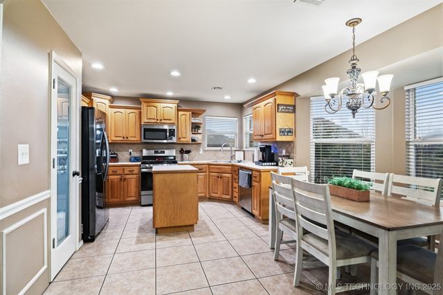 12106 N 107th Court E, Collinsville, OK 74021