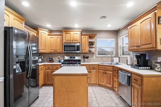 12106 N 107th Court E, Collinsville, OK 74021