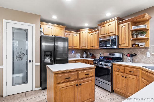 12106 N 107th Court E, Collinsville, OK 74021