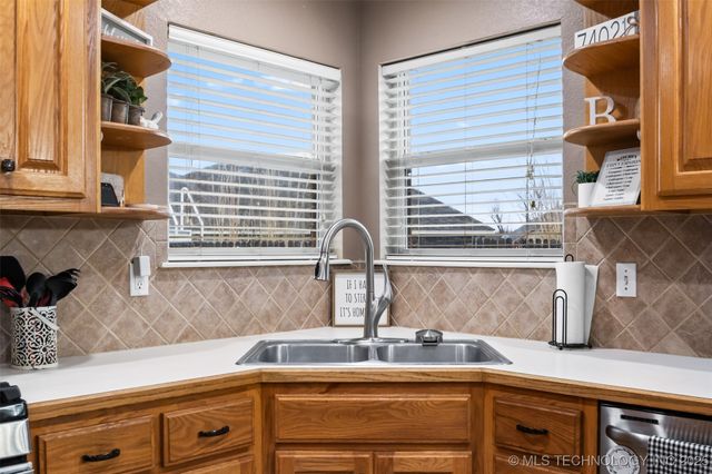 12106 N 107th Court E, Collinsville, OK 74021