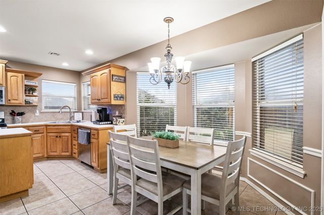 12106 N 107th Court E, Collinsville, OK 74021