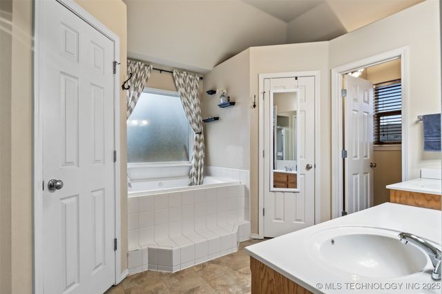 12106 N 107th Court E, Collinsville, OK 74021