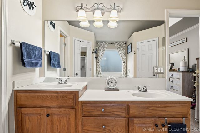 12106 N 107th Court E, Collinsville, OK 74021