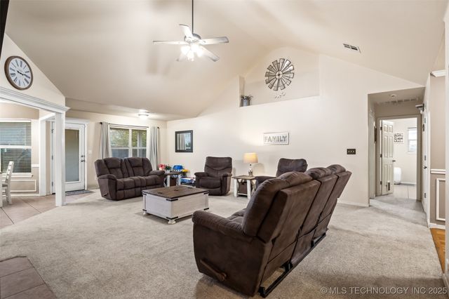 12106 N 107th Court E, Collinsville, OK 74021