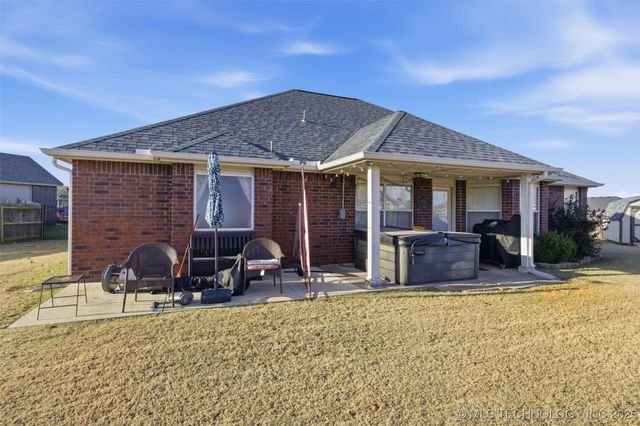 12106 N 107th Court E, Collinsville, OK 74021