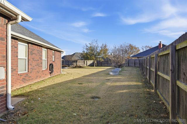 12106 N 107th Court E, Collinsville, OK 74021
