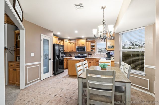 12106 N 107th Court E, Collinsville, OK 74021