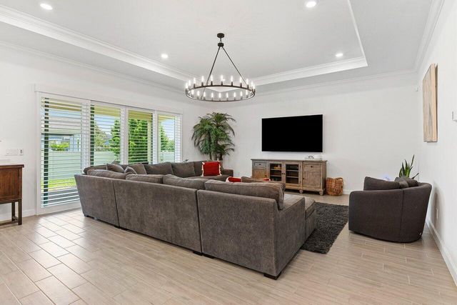 962 Castaway Court, Loxahatchee, FL 33470