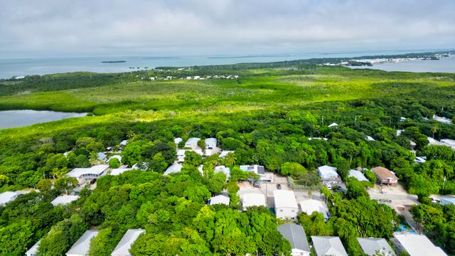 137 Pacific Avenue, Key Largo, FL 33070