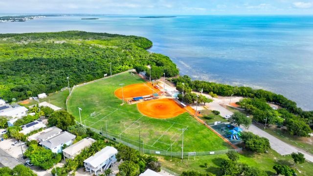 137 Pacific Avenue, Key Largo, FL 33070