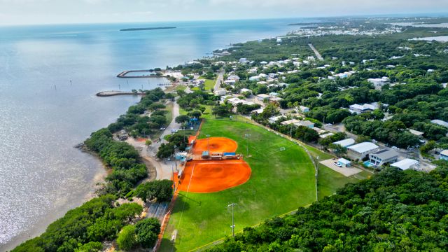 137 Pacific Avenue, Key Largo, FL 33070