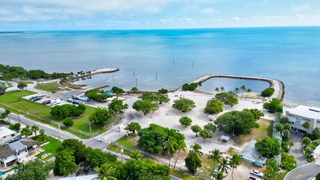 137 Pacific Avenue, Key Largo, FL 33070