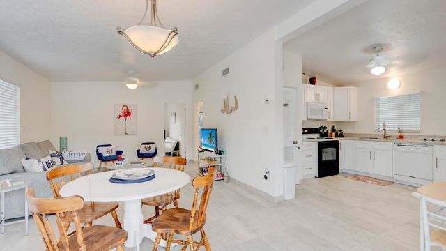 137 Pacific Avenue, Key Largo, FL 33070