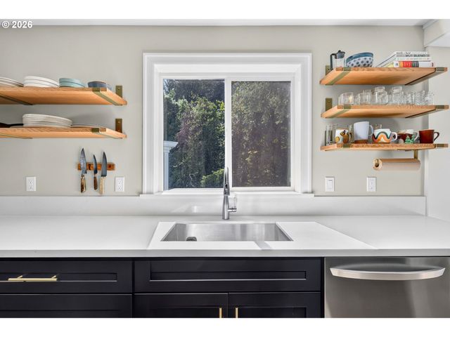 8625 Sw 10th Ave, Portland, OR 97219
