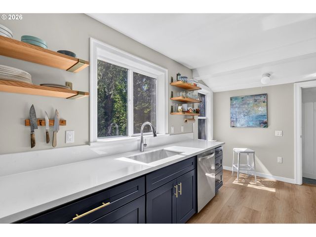 8625 Sw 10th Ave, Portland, OR 97219