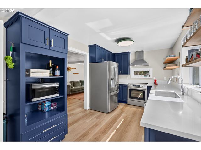 8625 Sw 10th Ave, Portland, OR 97219