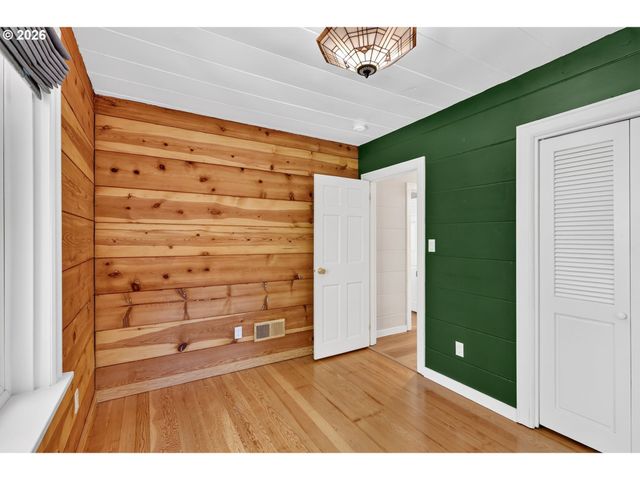 8625 Sw 10th Ave, Portland, OR 97219