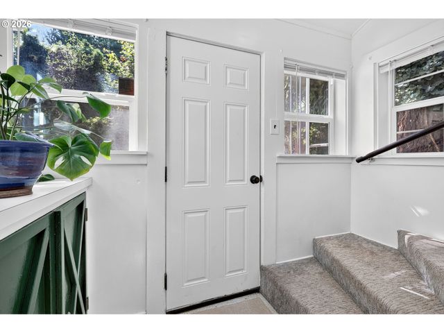 8625 Sw 10th Ave, Portland, OR 97219