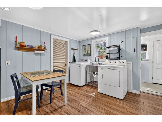 8625 Sw 10th Ave, Portland, OR 97219