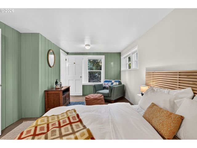 8625 Sw 10th Ave, Portland, OR 97219