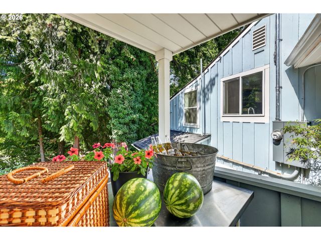 8625 Sw 10th Ave, Portland, OR 97219