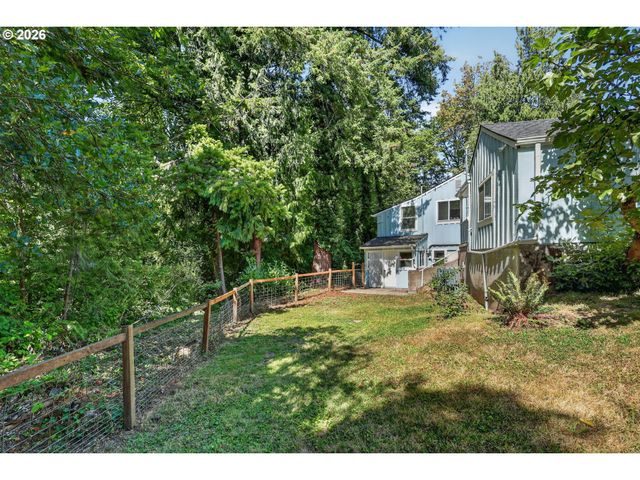 8625 Sw 10th Ave, Portland, OR 97219
