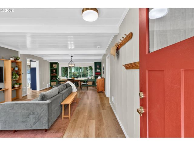 8625 Sw 10th Ave, Portland, OR 97219