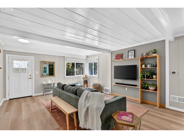 8625 Sw 10th Ave, Portland, OR 97219