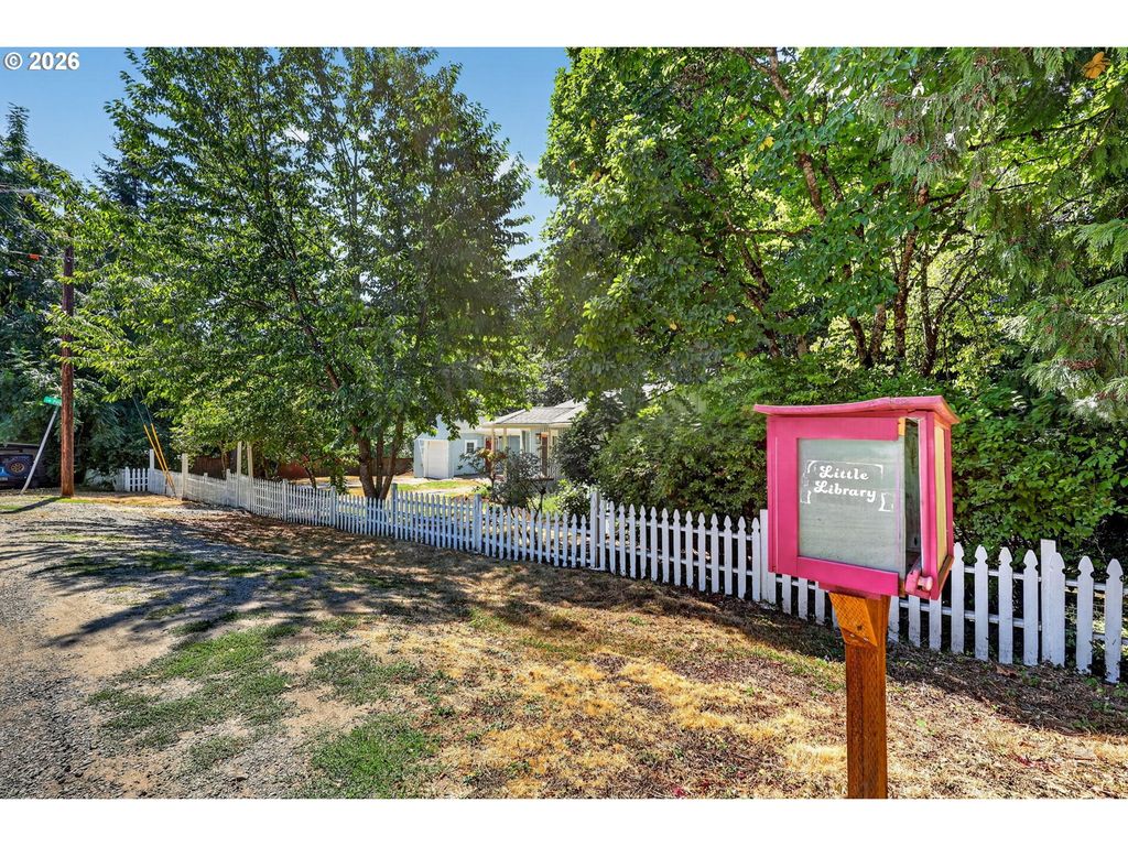 8625 Sw 10th Ave, Portland, OR 97219